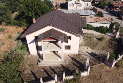 Casa la ro?u, de vanzare, 250 mp, zona Slobozia Moara - 3