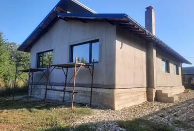 Casă cu 4 camere în Girov - 2
