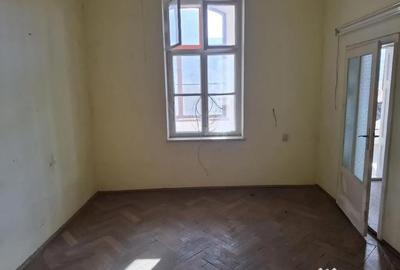 Apartament cu 3 camere semidecomandat în Central - 8