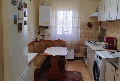 Apartament cu 3 camere decomandat în Central - 1