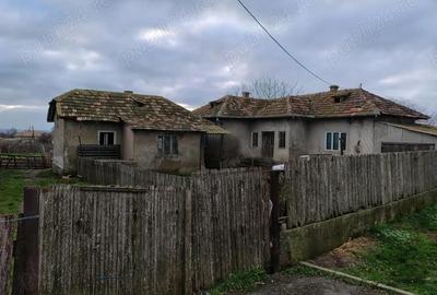 Casă cu 5 camere cu Teren 2500 Mp în Stejaru - 8