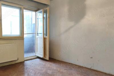 Apartament cu 2 camere semidecomandat în Gojdu