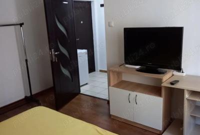 Proprietar, inchiriez garsoniera, strada Crinului - 10