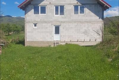Casă cu Teren 840 Mp în Pui - 3