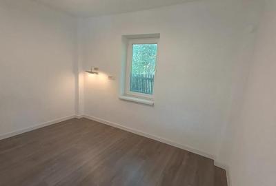 Casă cu 5 camere cu Teren 2509 Mp în Icoana - 1