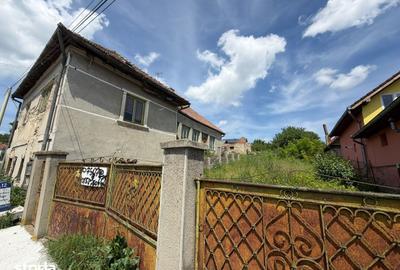 Casă cu 4 camere cu Teren 1775 Mp în Chinteni