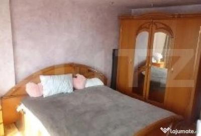 Apartament cu 4 camere decomandat în 22 Decembrie