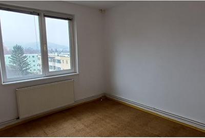 Apartament 2 camere ,etaj intermediar,Calea Bucuresti - 2
