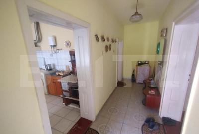 Casa 3 camere,120mp utili,1300 mp de teren intravilan,zona S - 14