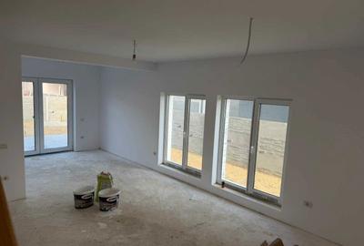 Casă cu 3 camere în Moșnița Nouă - 2