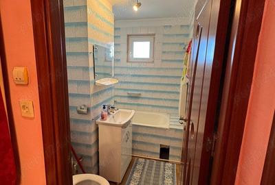 Apartament 3 camere Re?i?a, direct de la proprietar - 9