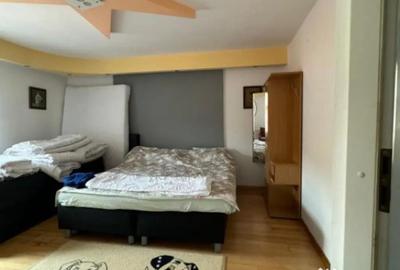 Casă cu 7 camere cu Teren 2500 Mp în Sucevița - 3