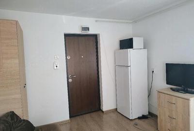 Garsonieră semidecomandată în Micro 14 - 2