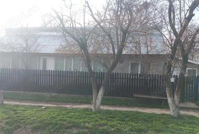 Casă cu Teren 943 Mp în Vâlcelele - 1