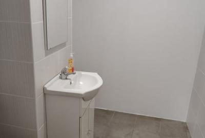 Birou, de 56.450000762940 mp, în Central - 15