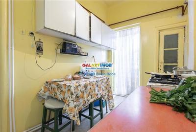 Vanzare 4 camere Piata Rosetti (str. Sfintilor) Centrala proprie - 9