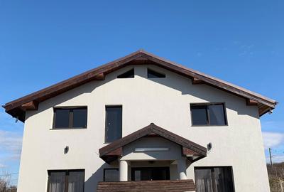 Casă cu 4 camere cu Teren 2000 Mp în Central - 7