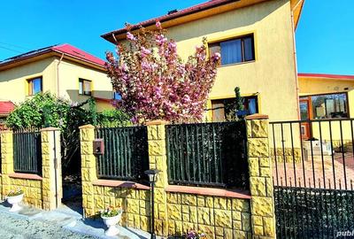 Casă cu 7 camere cu Teren 270 Mp în Central - 1