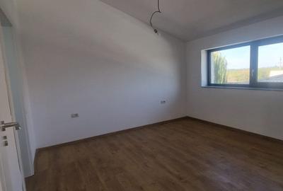 Mogosaia Livezilor vila 2025 P+M,livi+4 Dormitoare+3bai,curte 504mp comison 0% - 12