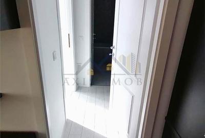Apartament cu 2 camere semidecomandat în Micro 3