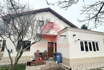 Casă cu 6 camere cu Teren 1000 Mp în Central