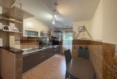 Apartament de 3 camere, 70 mp, 2 bai, zona UMF - 4