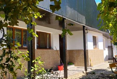 Vand casa cu trei camere 100 m2 in Buhusi, Bacau. - 2
