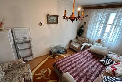 Apartament cu 3 camere semidecomandat în Clăbucet - 3