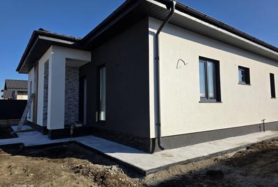 Casa individuala cu 4 camere, zona Livada, Dealul Lempes - 1