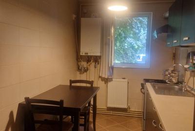 Apartament cu 3 camere decomandat în Micro 5 - 6