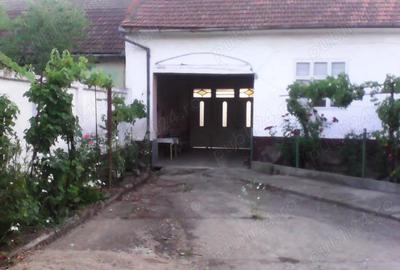 Casă cu 3 camere în Comorâște - 1