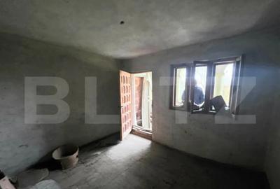 Casă cu 4 camere cu Teren 4332 Mp în Central - 4