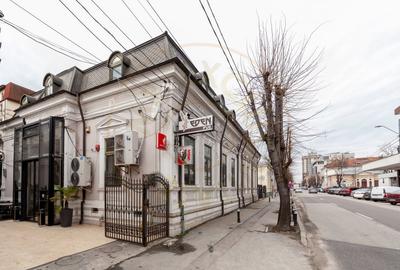 Spațiu comercial, de 200 mp, în Central - 8