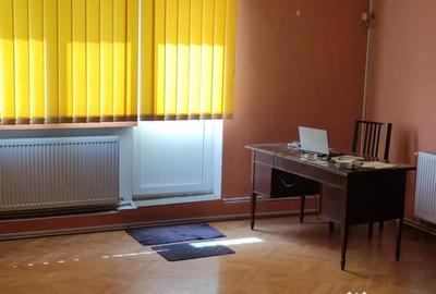 Apartament cu 2 camere semidecomandat în Universitate - 1
