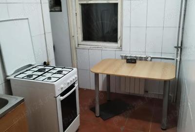Garsonieră decomandată în Uverturii - 4
