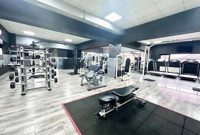 Spațiu comercial, de 926 mp, în Central - 4