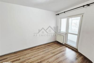 Apartament cu 3 camere decomandat în Nicolina - 8