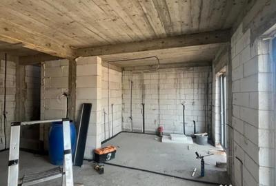 Casă cu 5 camere cu Teren 242 Mp în Central - 8