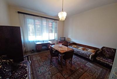 Apartament 2 camere, parcare, curte comuna, zona Urania, Centru Apartament 2 camere, parcare, curte comuna, zona Urania, Centru - 2