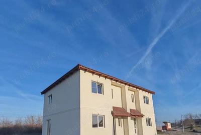 Casă cu 3 camere cu Teren 270 Mp în Parța - 2