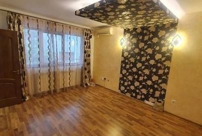 De inchiriat Vila 8 Camere, Romana sect 2 - 8