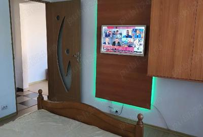 Apartament cu 2 camere semidecomandat în Craiovița Nouă - 1