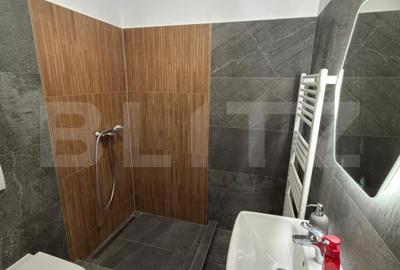 Penthouse cu 3 camere decomandat, mobilat în Tractorul - 11