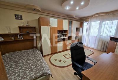 Apartament cu 3 camere decomandat, mobilat în Central
