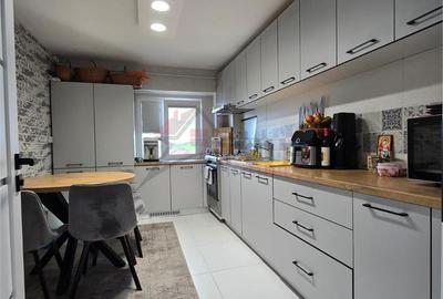 Apartament cu 4 camere decomandat în Ciurea - 19