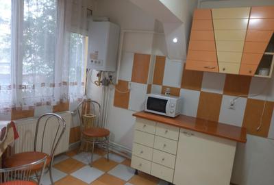 Garsonieră decomandată în Central