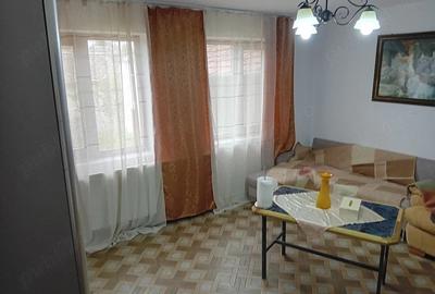 Casă cu Teren 1200 Mp în Central - 1