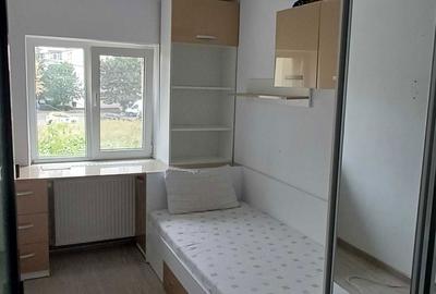 Apartament cu 2 camere decomandat în Micro 4 - 6