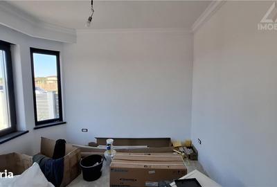 Casă cu 4 camere cu Canalizare în Breazu