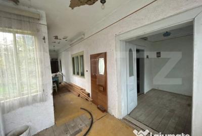 Casă cu 4 camere cu Teren 2000 Mp în Central - 6